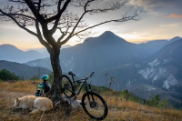 Shuttlebus und Singletrails in Moggio Udinese für 2800 Tiefenmeter